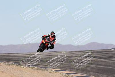 media/Dec-01-2025-Moto Forza (Mon) [[2daa91e15f]]/2-Intermediate Group/Session 2 (Turns 9 and 10)/